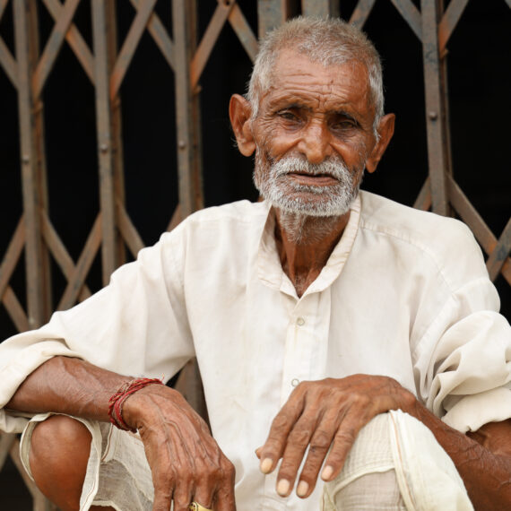 Hindi, India